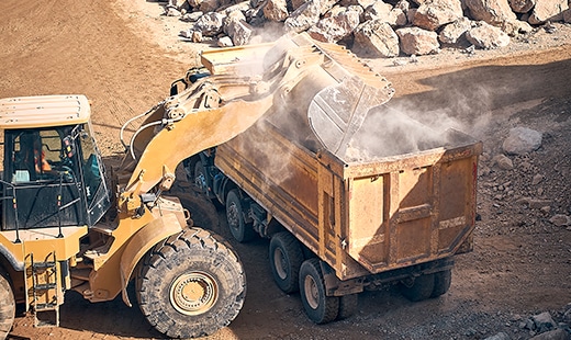 建設現場を支える運送サービス